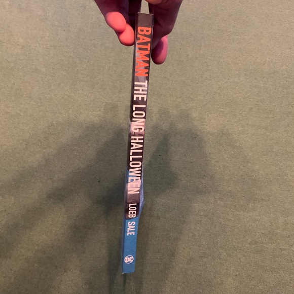 Batman: The Long Halloween Paperback Jeph Loeb Tim Sale DC Comics (2011) - Picture 2 of 3